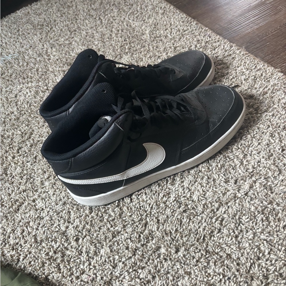Nike Men's Black and White Sneakers